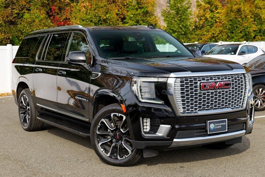 2022 GMC Yukon XL Denali's photo