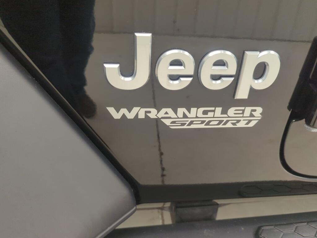 Used 2019 Jeep Wrangler Sport S with VIN 1C4GJXAGXKW633279 for sale in Cedarburg, WI