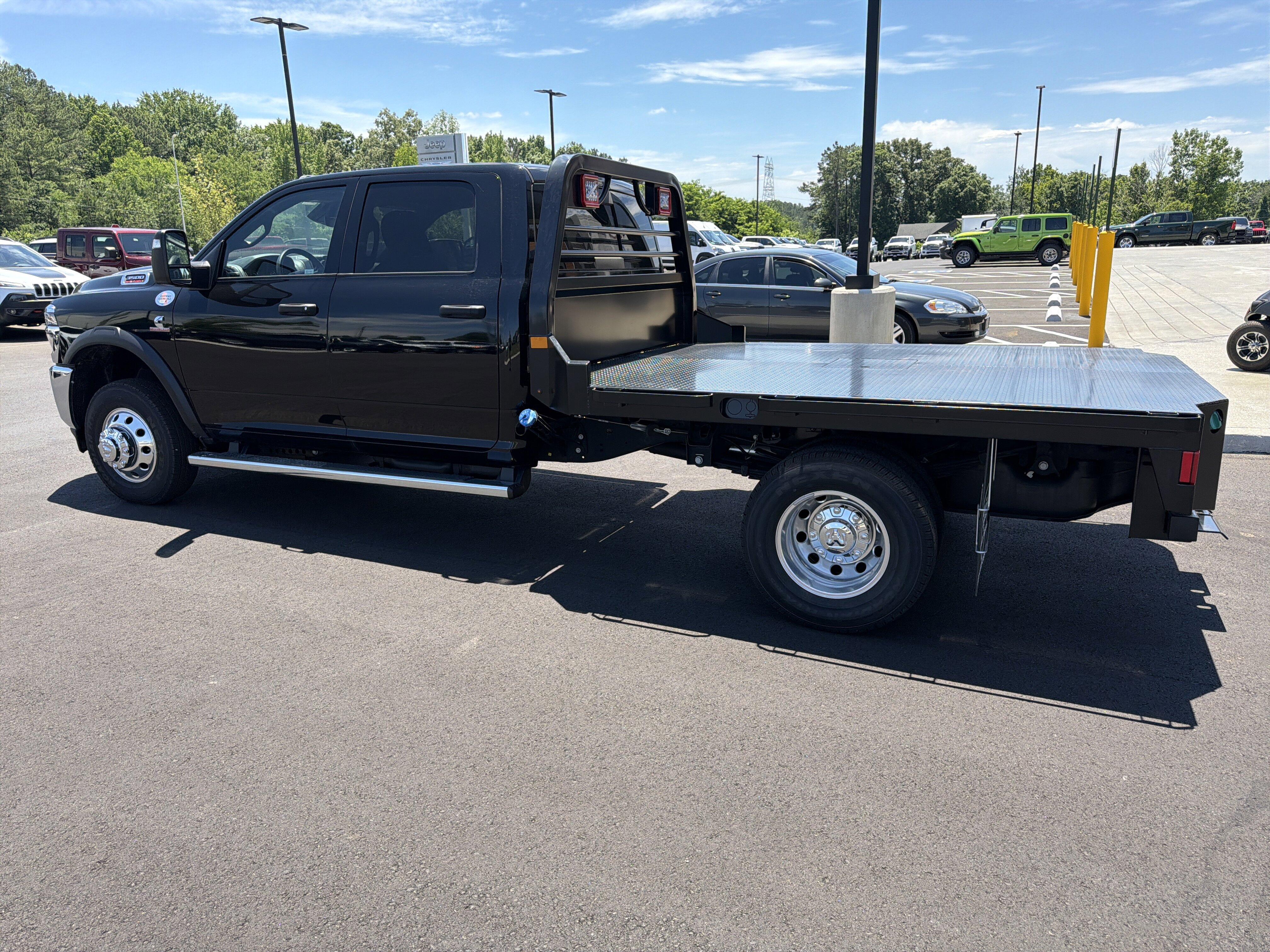 2025 RAM Ram 3500 Chassis Cab Tradesman - Photo 12