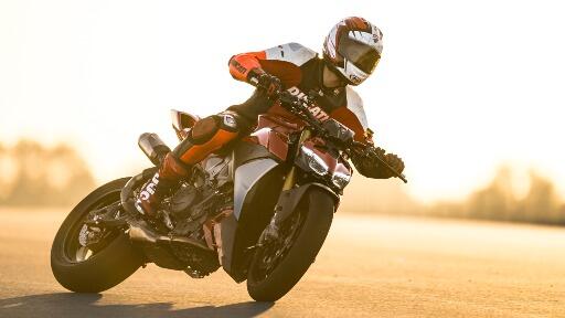 エメラルド×2 New Ducati Inventory | Del Amo Motorsports of Redondo Beach