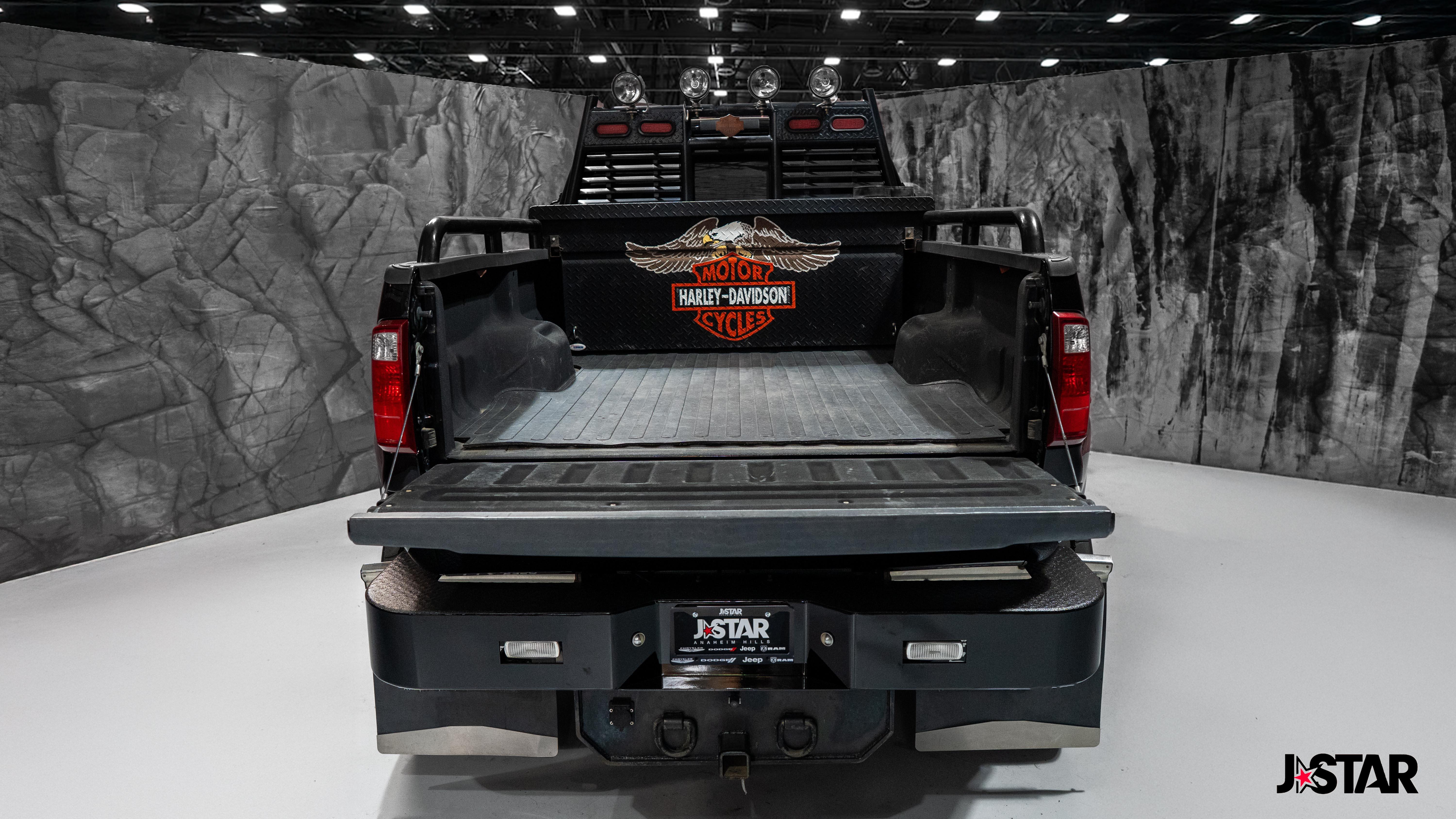 2008 Ford F-650 - Photo 19