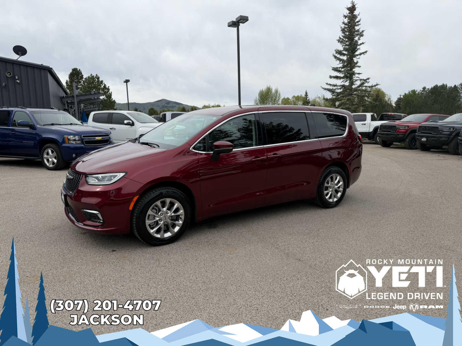 2023 Chrysler Pacifica Touring L AWD's photo