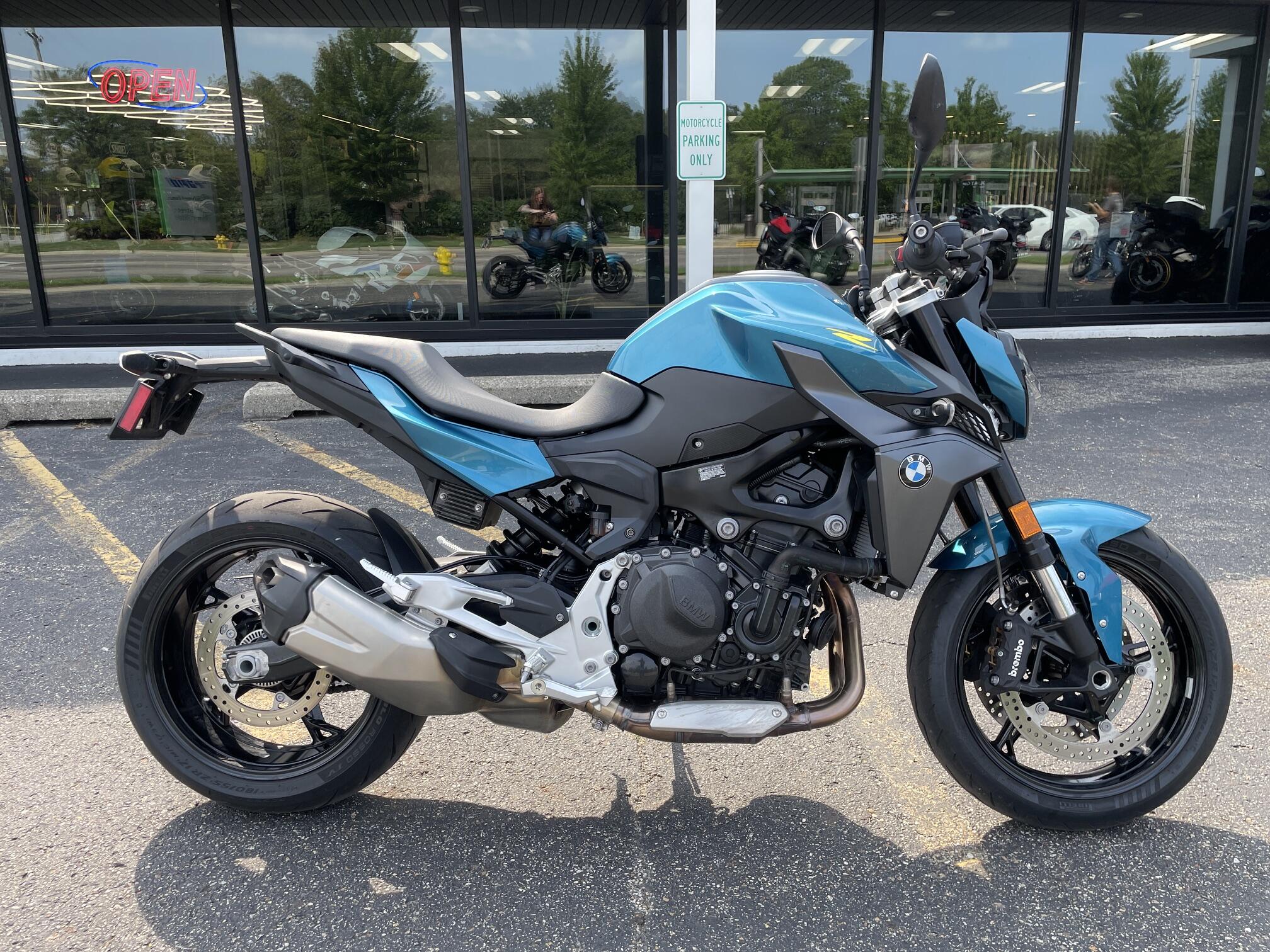 2025 BMW F 900 R