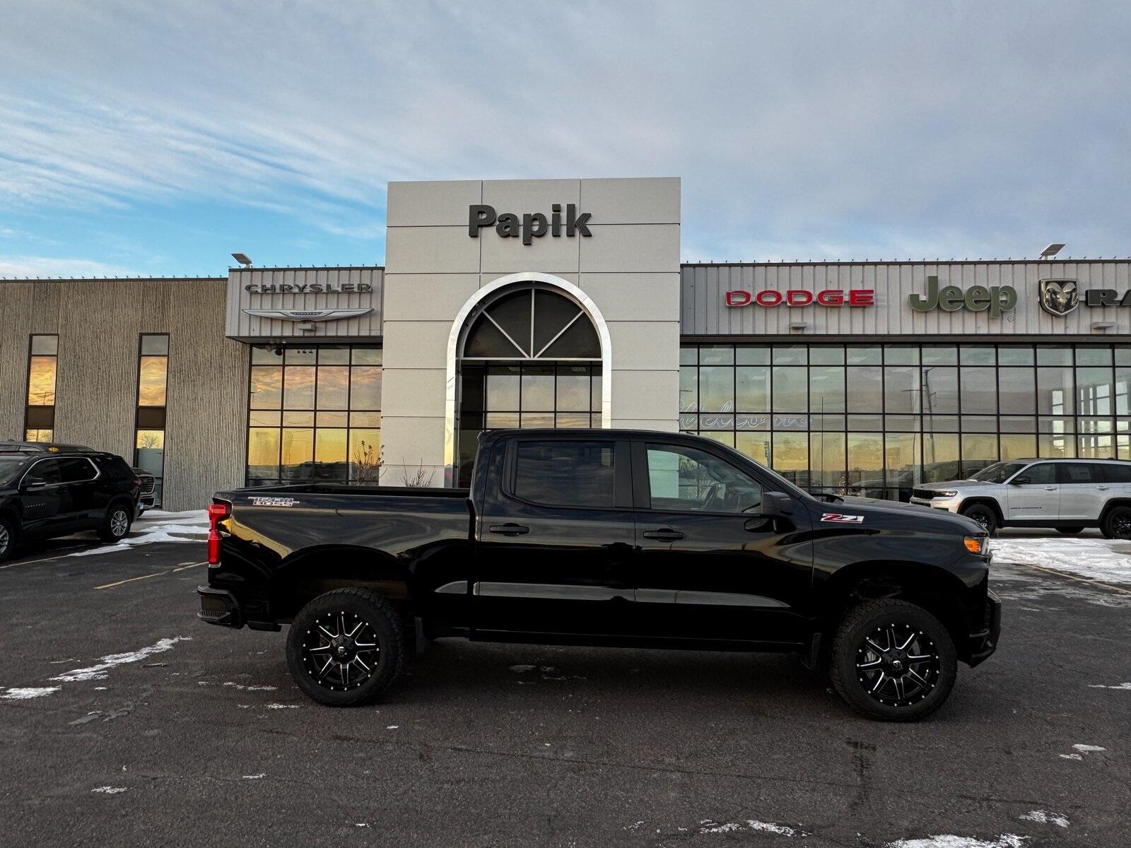 Used 2021 Chevrolet Silverado 1500 Custom with VIN 1GCPYCEF3MZ444237 for sale in Luverne, Minnesota