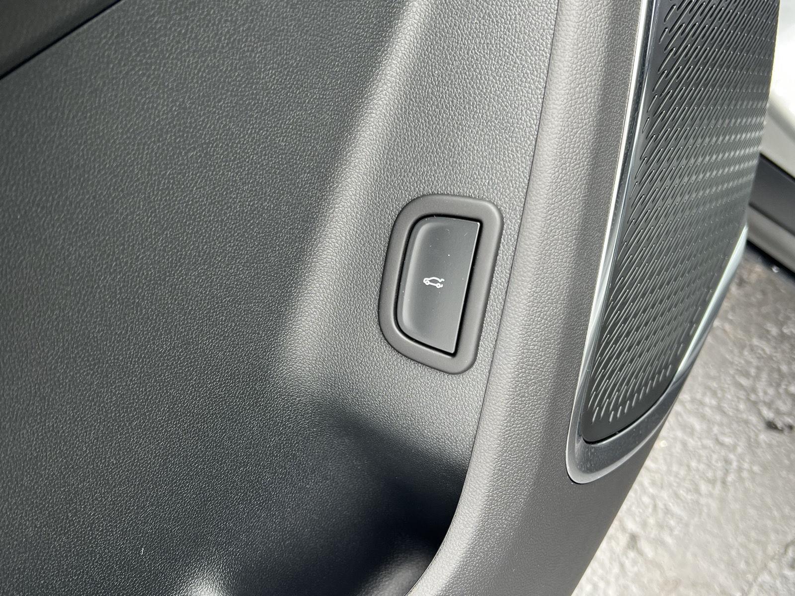 2027 GMC Acadia Elevation - Photo 16