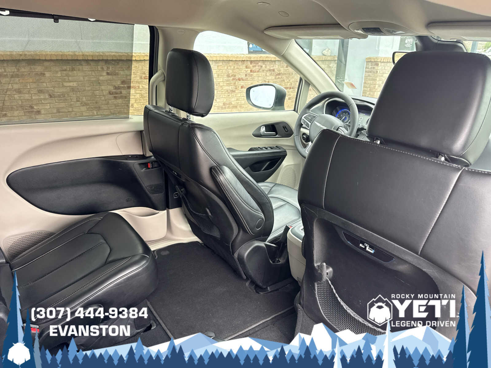 2023 Chrysler Pacifica Touring L - Photo 16