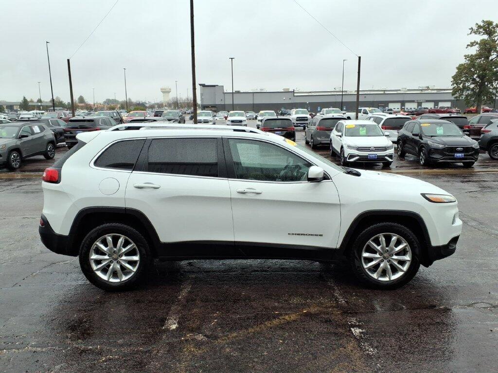 Used 2015 Jeep Cherokee Limited with VIN 1C4PJMDB3FW776188 for sale in Mankato, Minnesota
