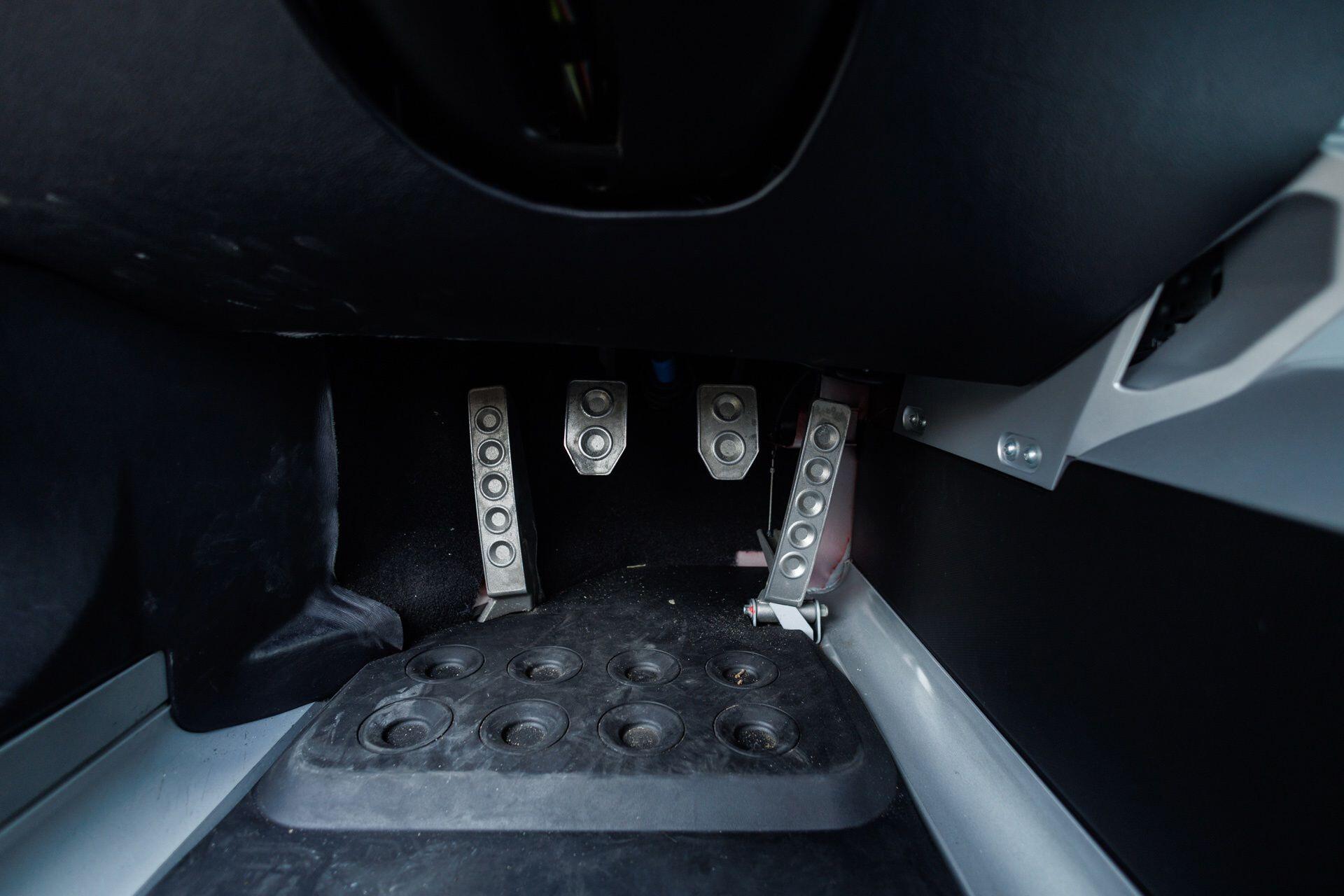 2005 Ford GT Base - Photo 47