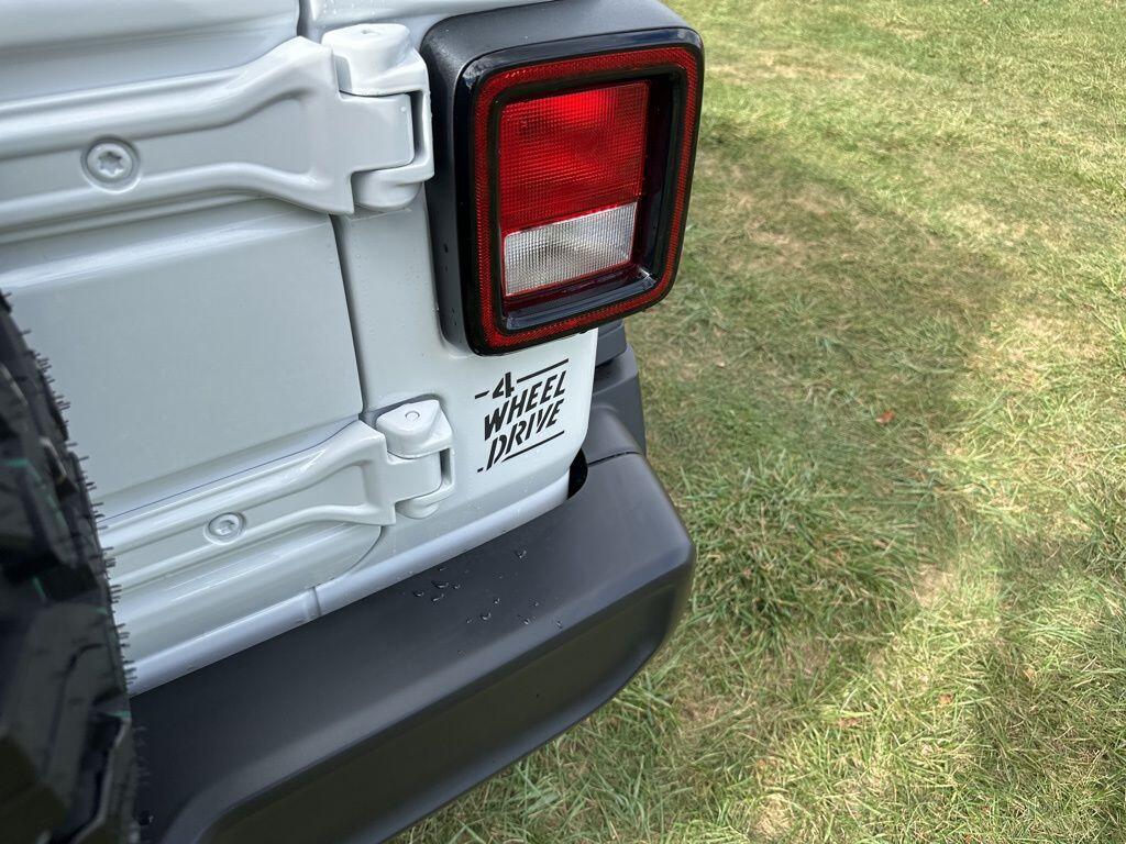 2026 Jeep Wrangler 2-Door Willys - Photo 7