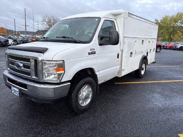 2017 Ford E-350 Cutaway Base