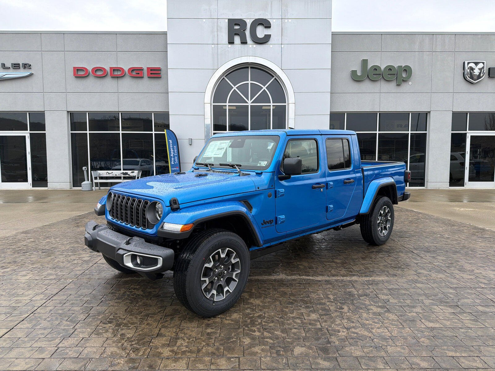 2026 Jeep Gladiator Sahara Auto's photo