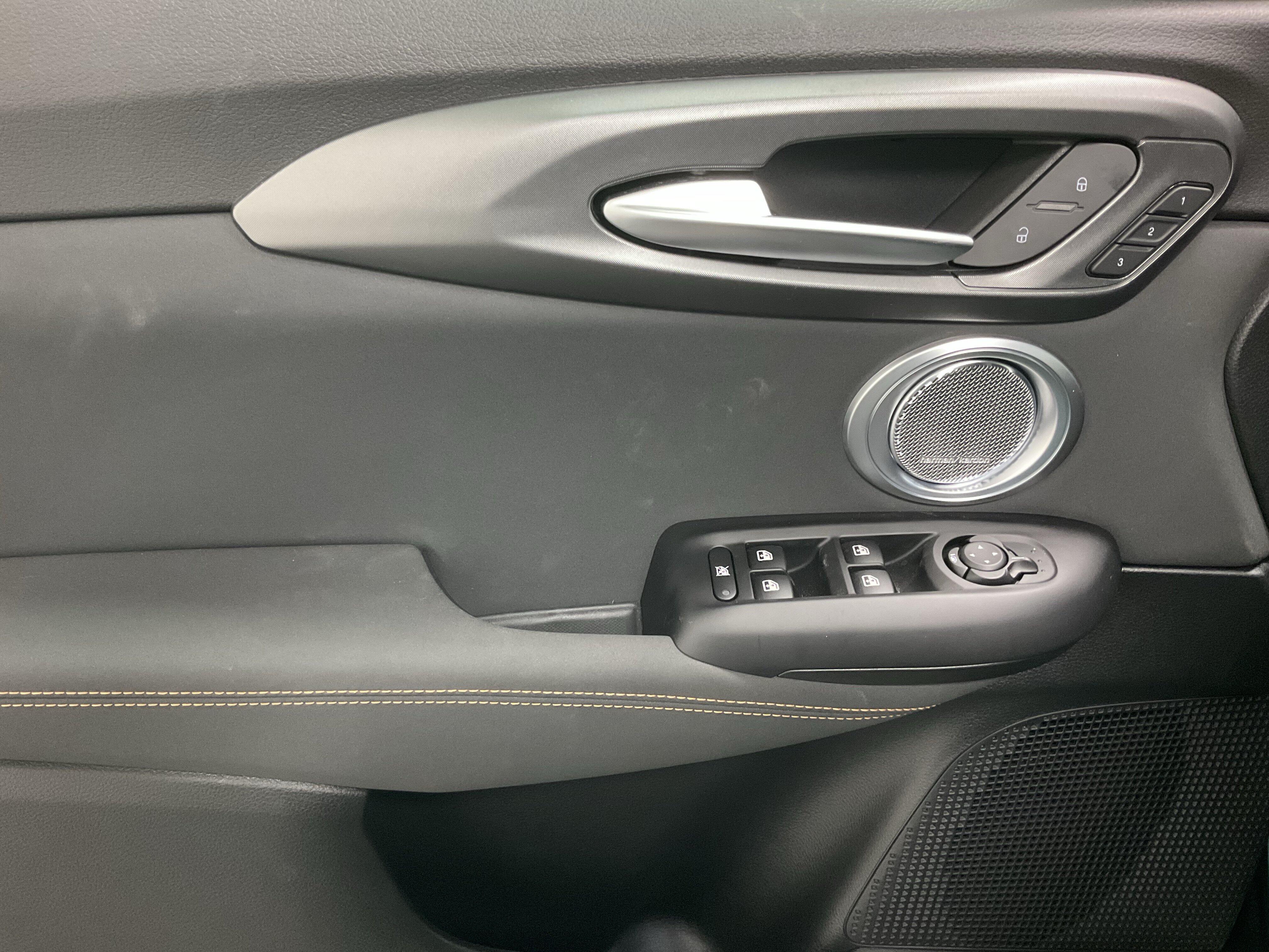 2026 Alfa Romeo Tonale Veloce - Photo 17
