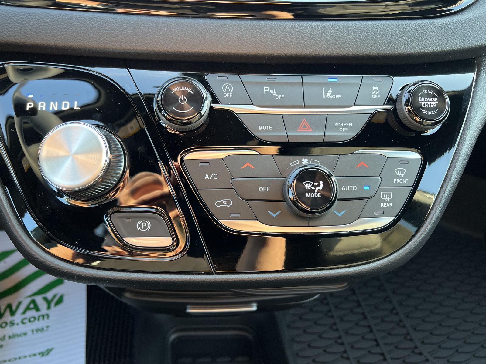 2026 Chrysler Voyager LX - Photo 27
