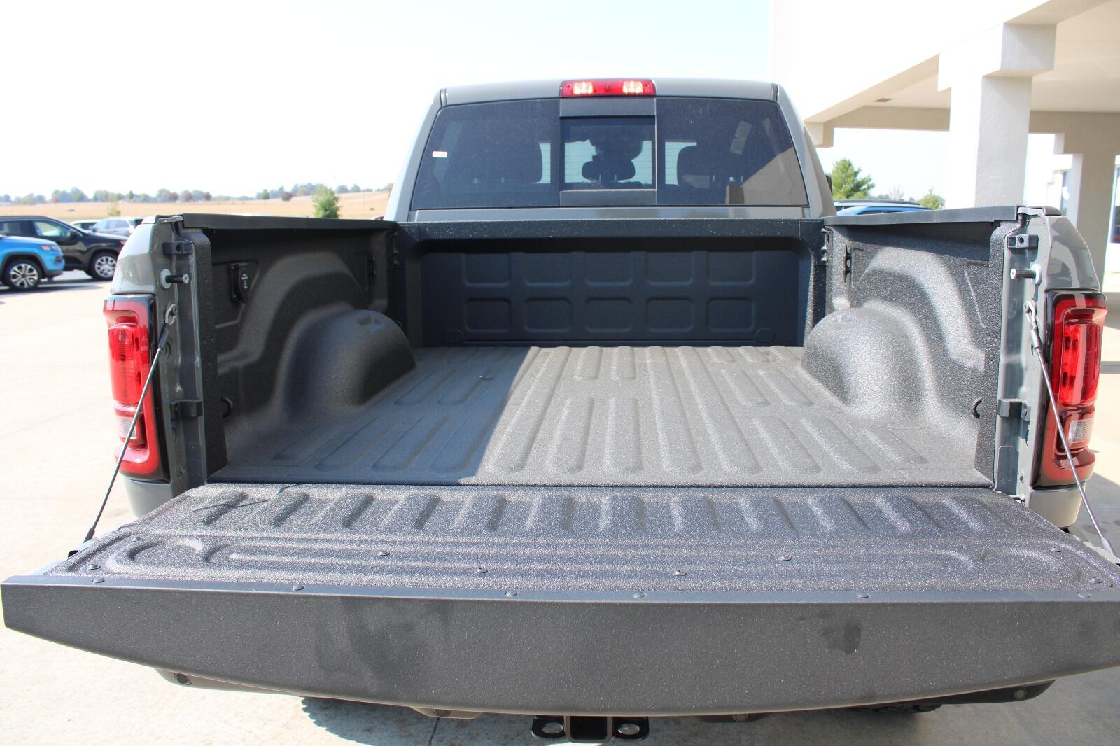 2026 RAM 2500 Tradesman - Photo 9
