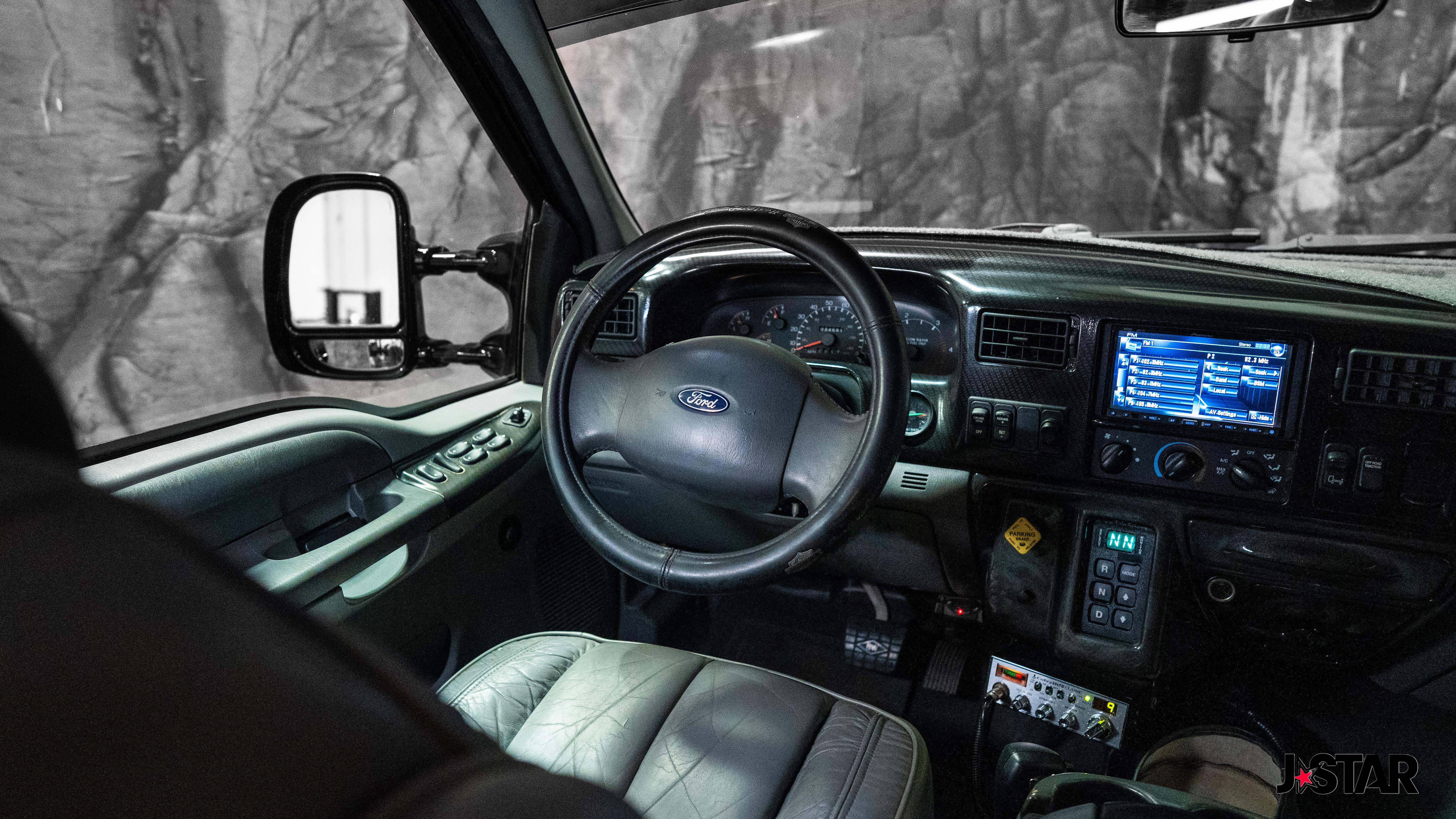 2008 Ford F-650 - Photo 6