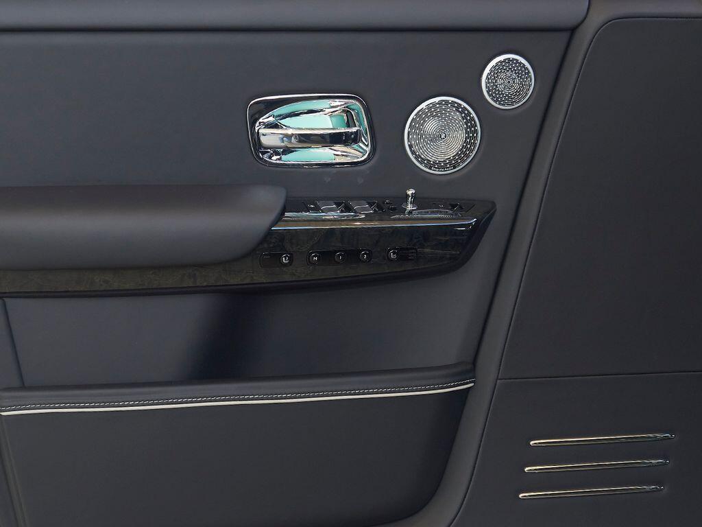 2026 Rolls-Royce Phantom Base - Photo 13