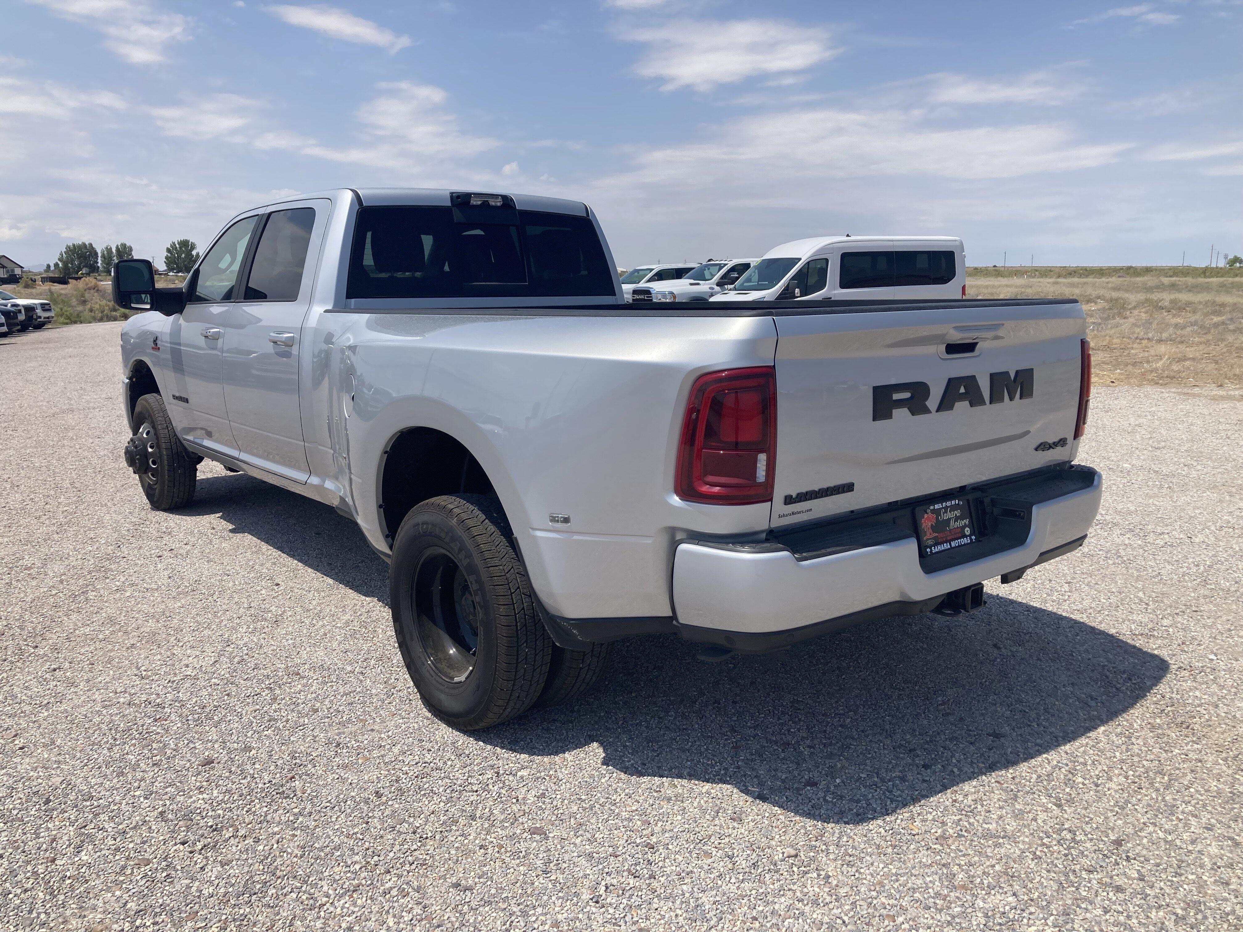 2026 RAM 3500 Laramie - Photo 7