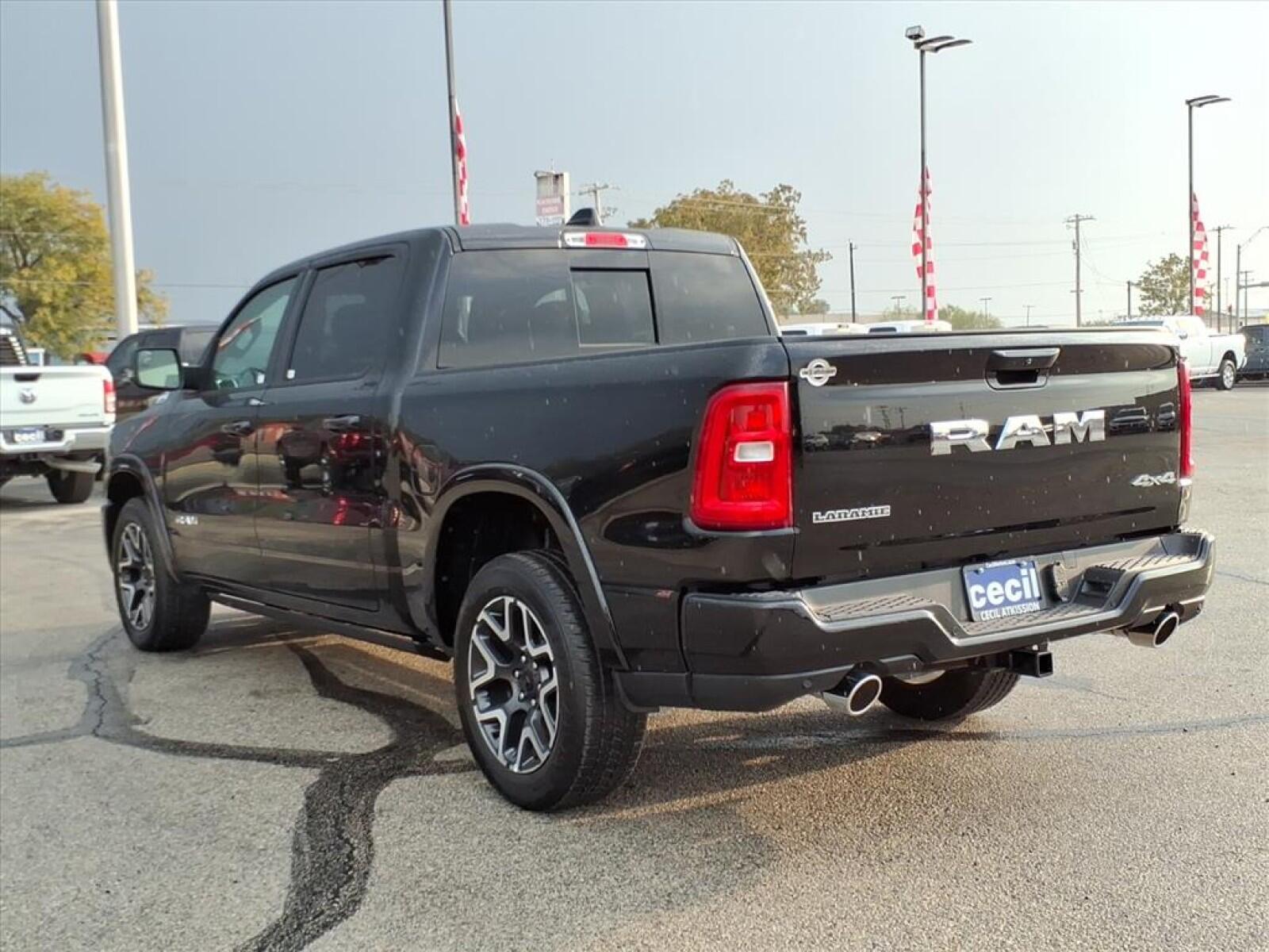2026 RAM 1500 Laramie - Photo 10