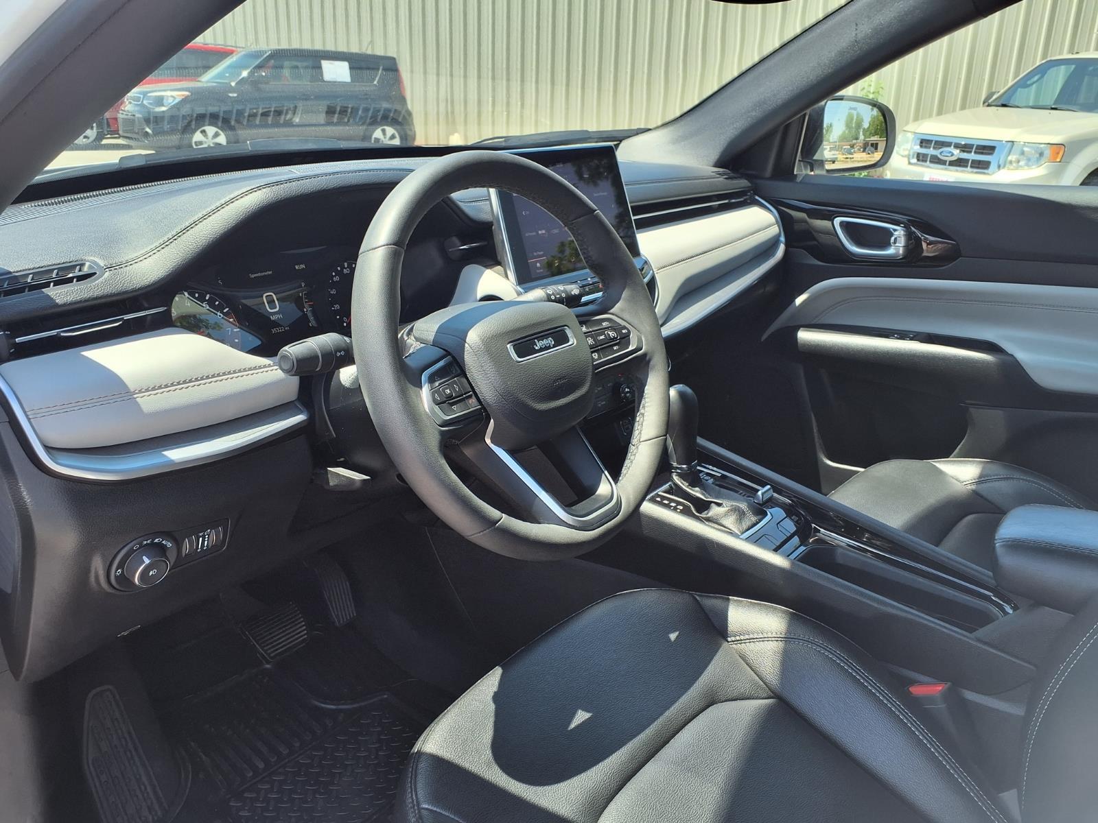 2025 Jeep Compass Limited - Photo 13