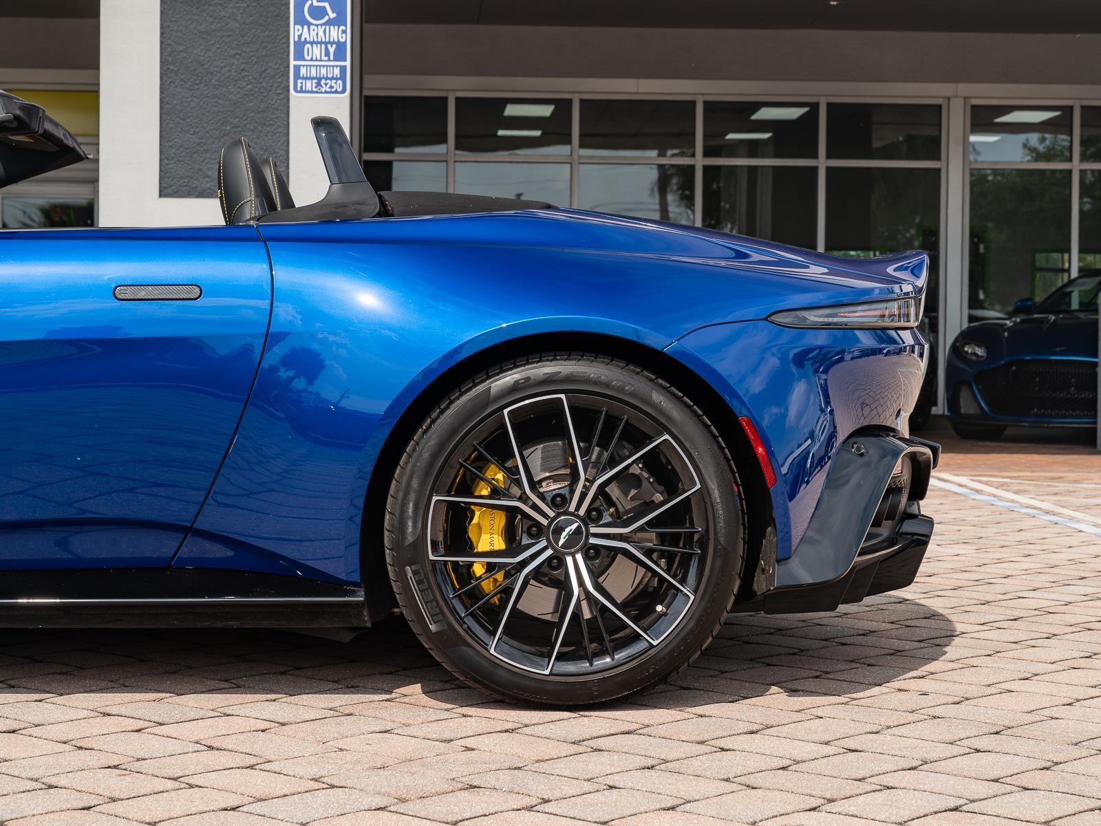 Used 2021 Aston Martin Vantage Roadster