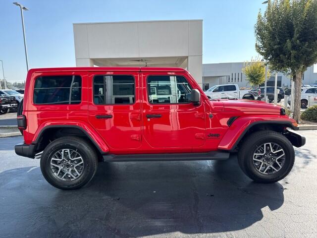 2025 Jeep Wrangler 4-Door Sahara - Photo 9