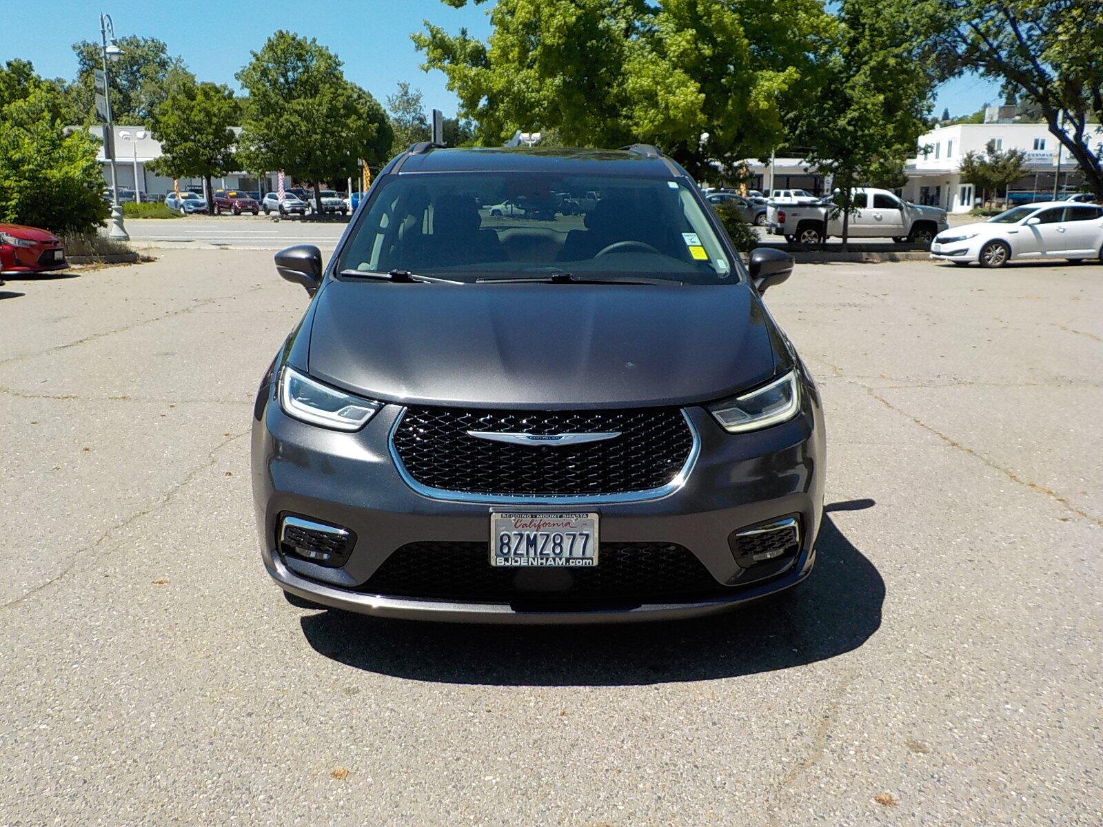 Used 2022 Chrysler Pacifica Touring L with VIN 2C4RC1BG7NR122186 for sale in Redding, CA