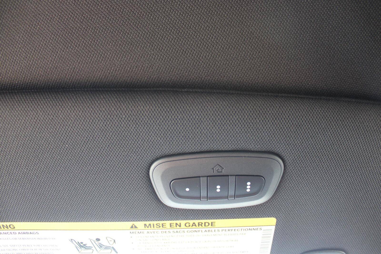 2026 Chrysler Pacifica Select - Photo 18