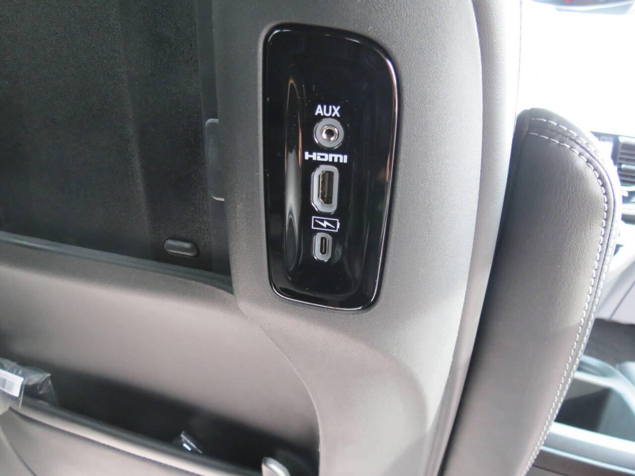 2026 Chrysler Pacifica Select - Photo 21