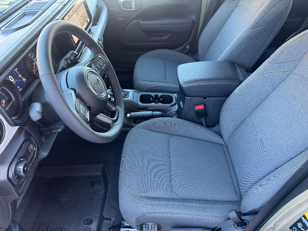 2026 Jeep Wrangler 4-Door Willys - Photo 10