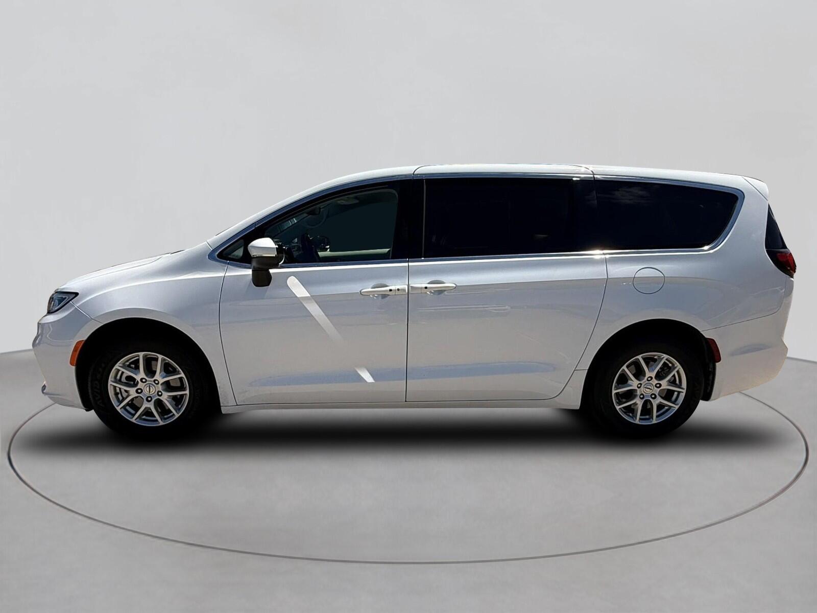Used 2023 Chrysler Pacifica Touring L with VIN 2C4RC1BG4PR502170 for sale in Bayside, NY
