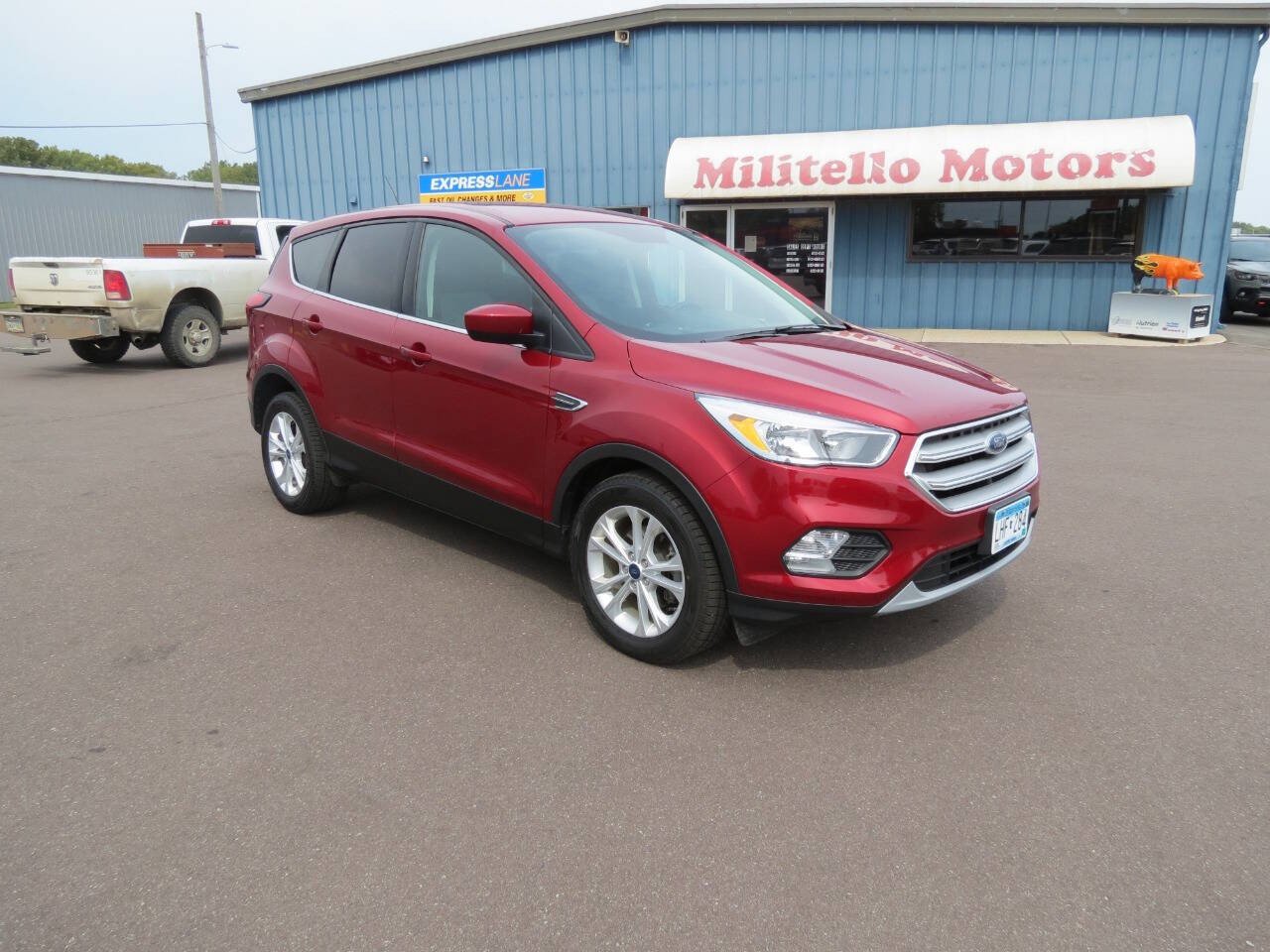 Used 2019 Ford Escape SE with VIN 1FMCU0GD6KUC04593 for sale in Fairmont, MN