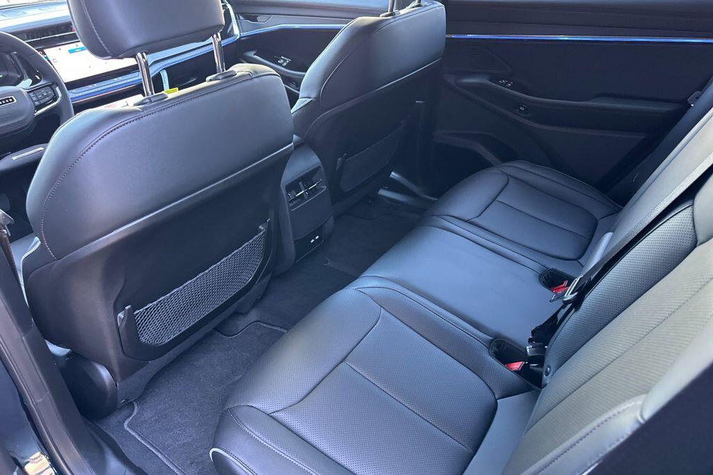 2025 Jeep Wagoneer S Limited - Photo 12