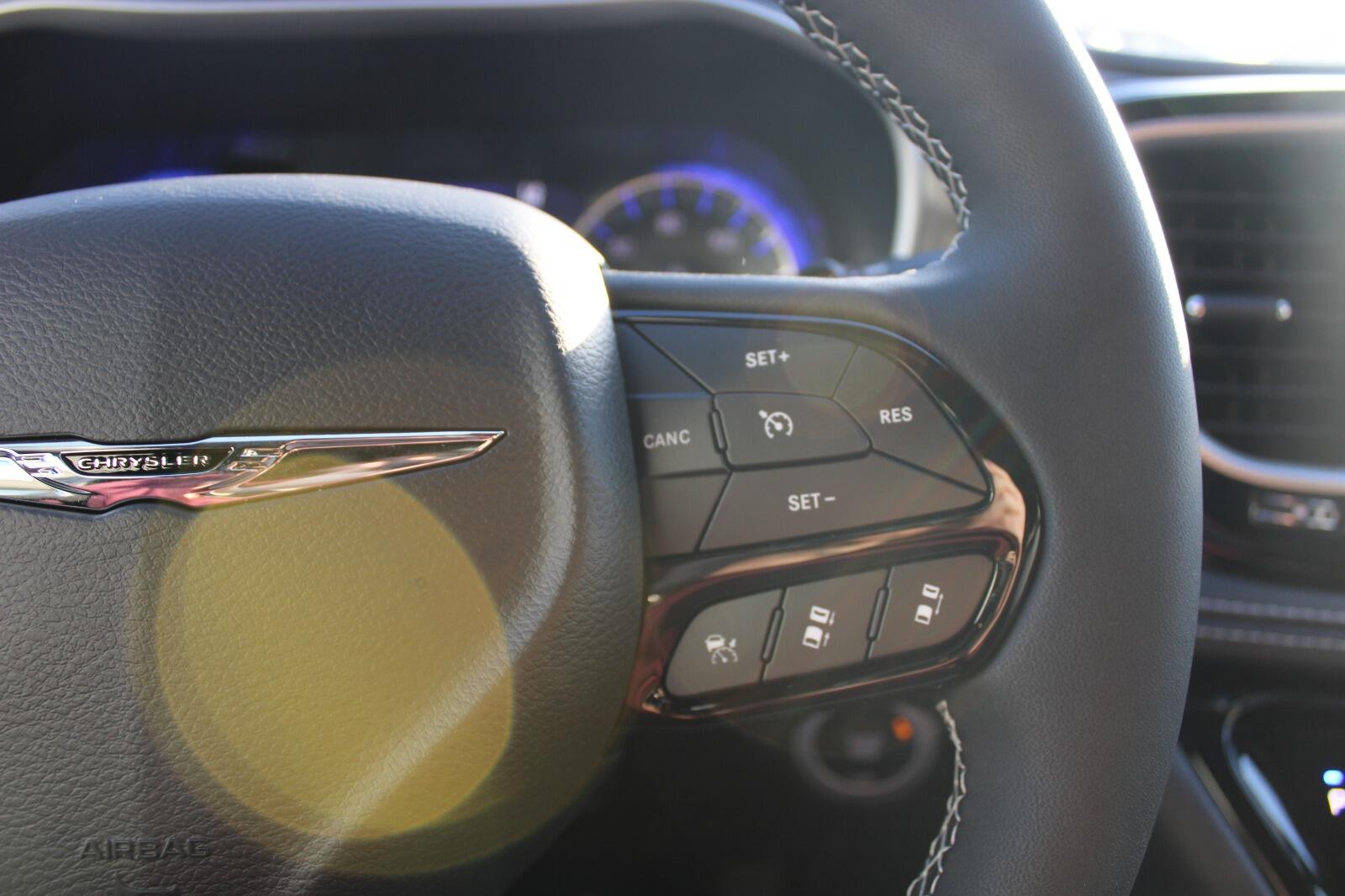 2026 Chrysler Pacifica Select - Photo 13