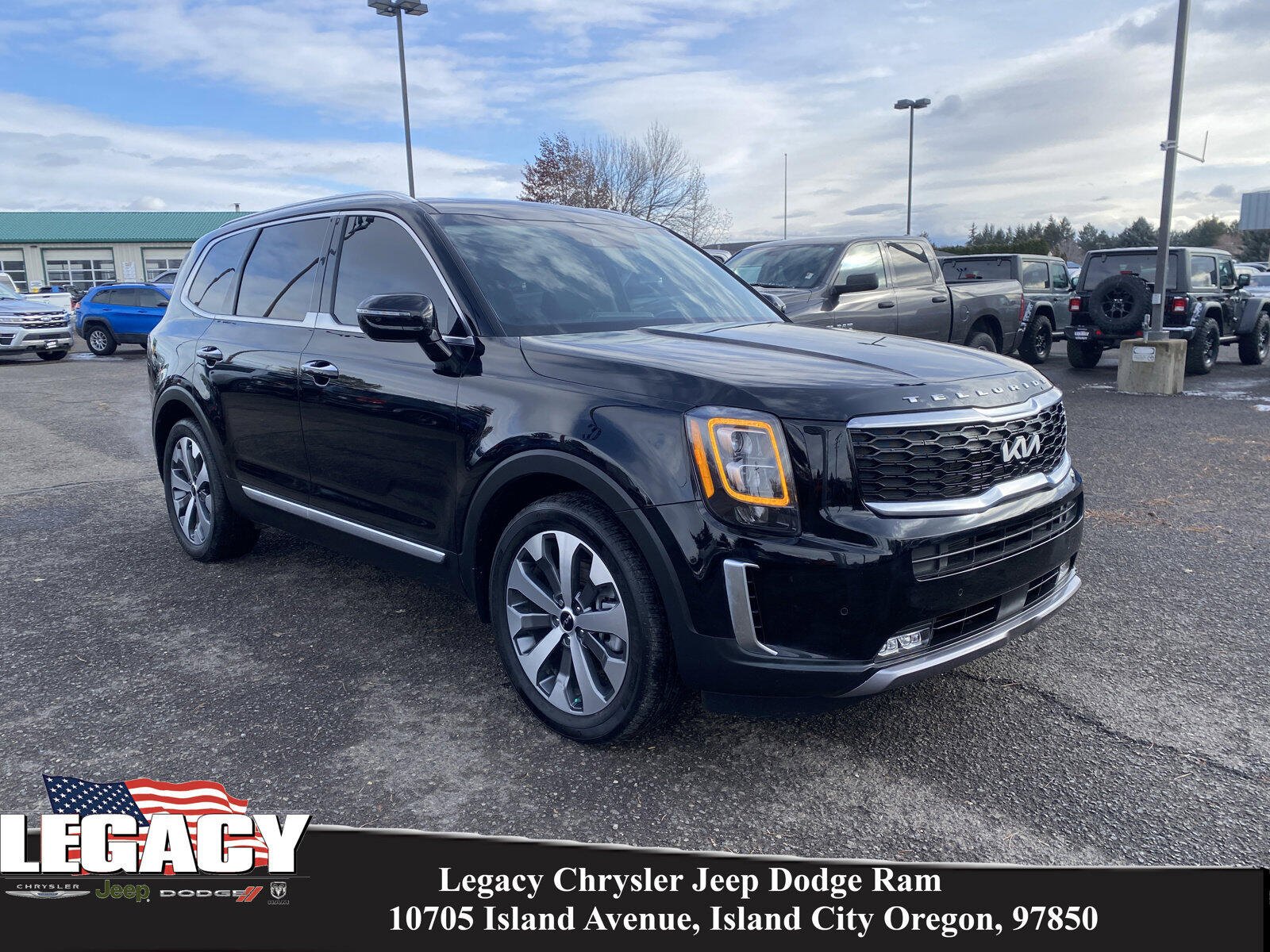 Used 2022 Kia Telluride SX with VIN 5XYP5DHC0NG300242 for sale in Island City, OR