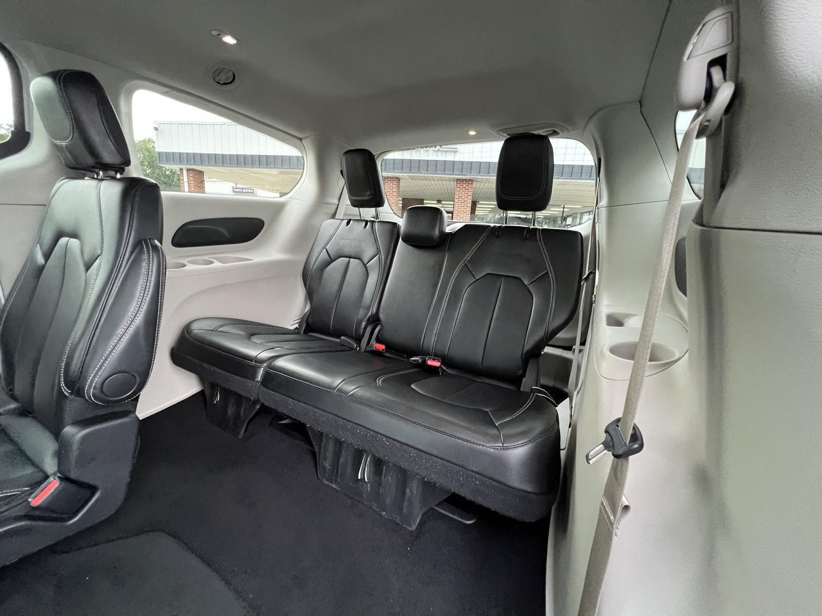 2024 Chrysler Pacifica Touring L - Photo 39