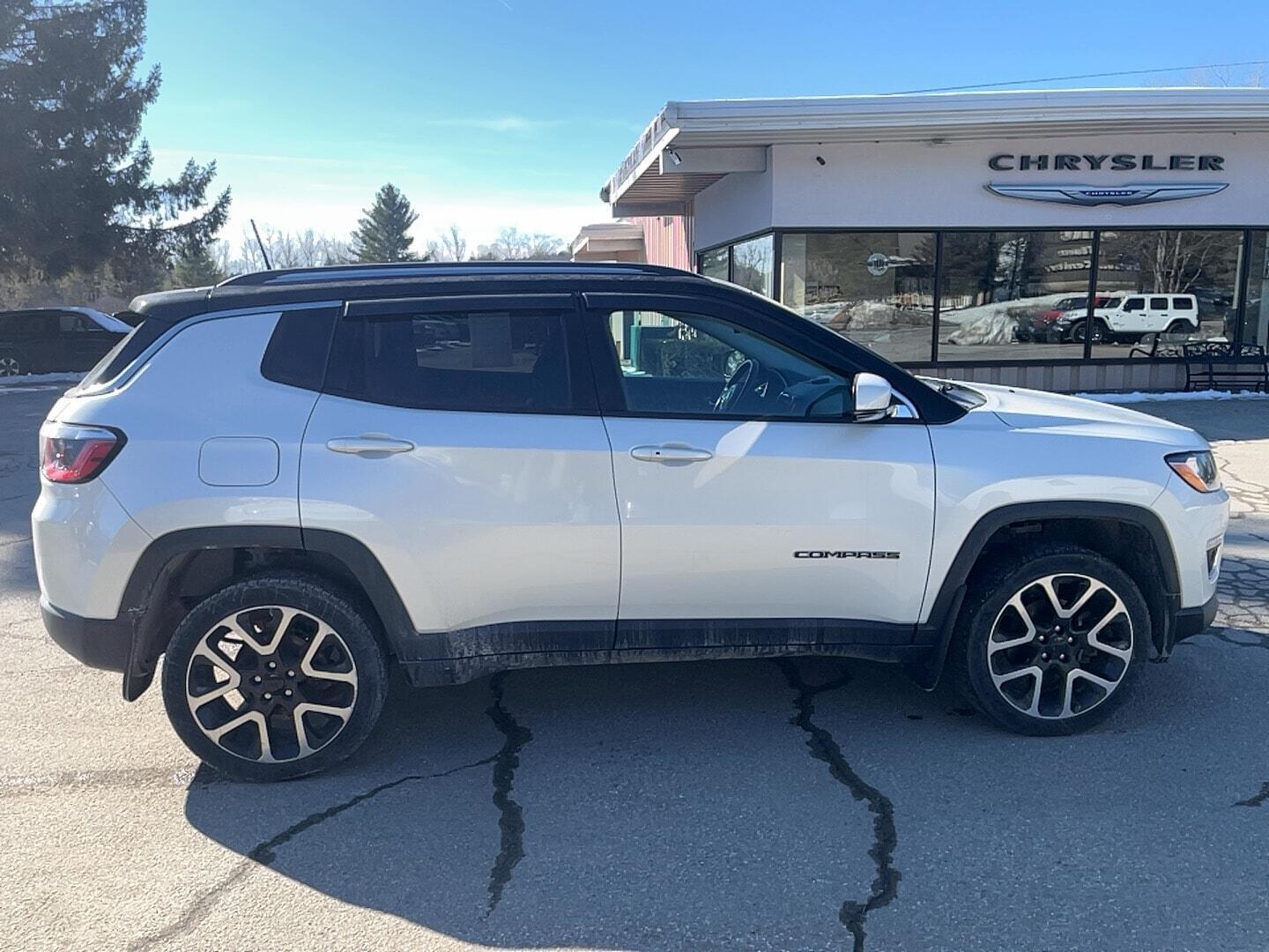 View vehicle photo 4
