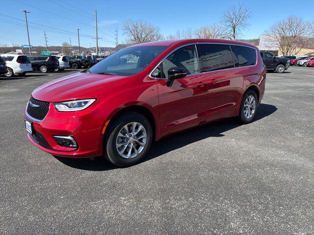 2026 Chrysler Pacifica Select AWD's photo
