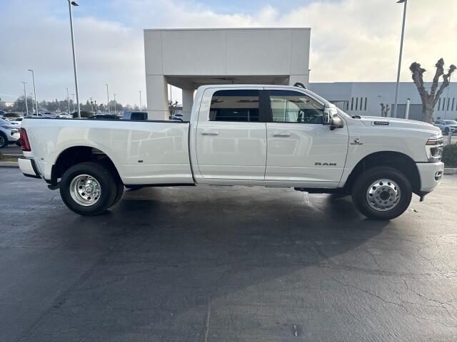 2026 RAM 3500 Laramie - Photo 9