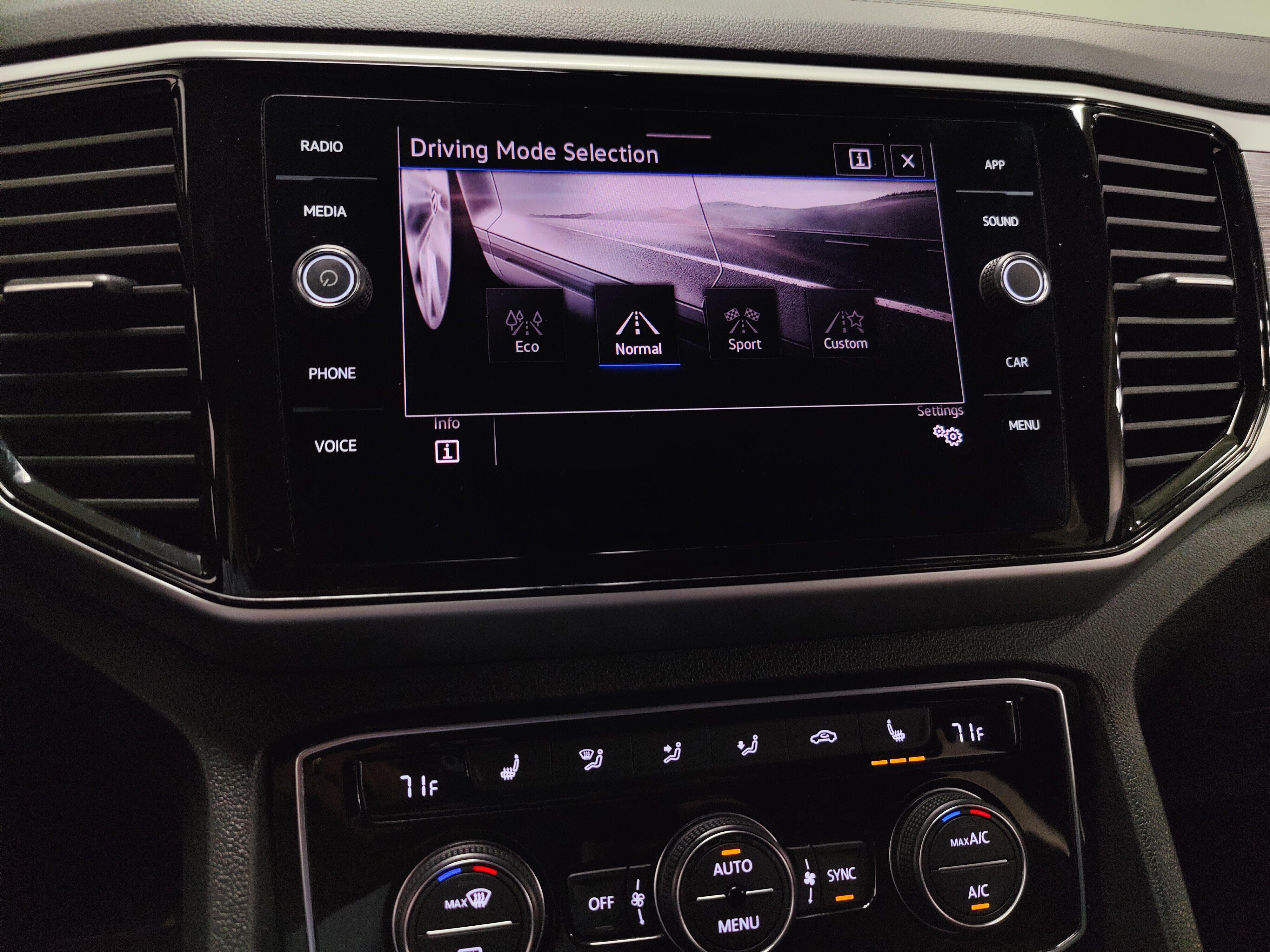 2023 Volkswagen Atlas Cross Sport SE w/Tech - Photo 20