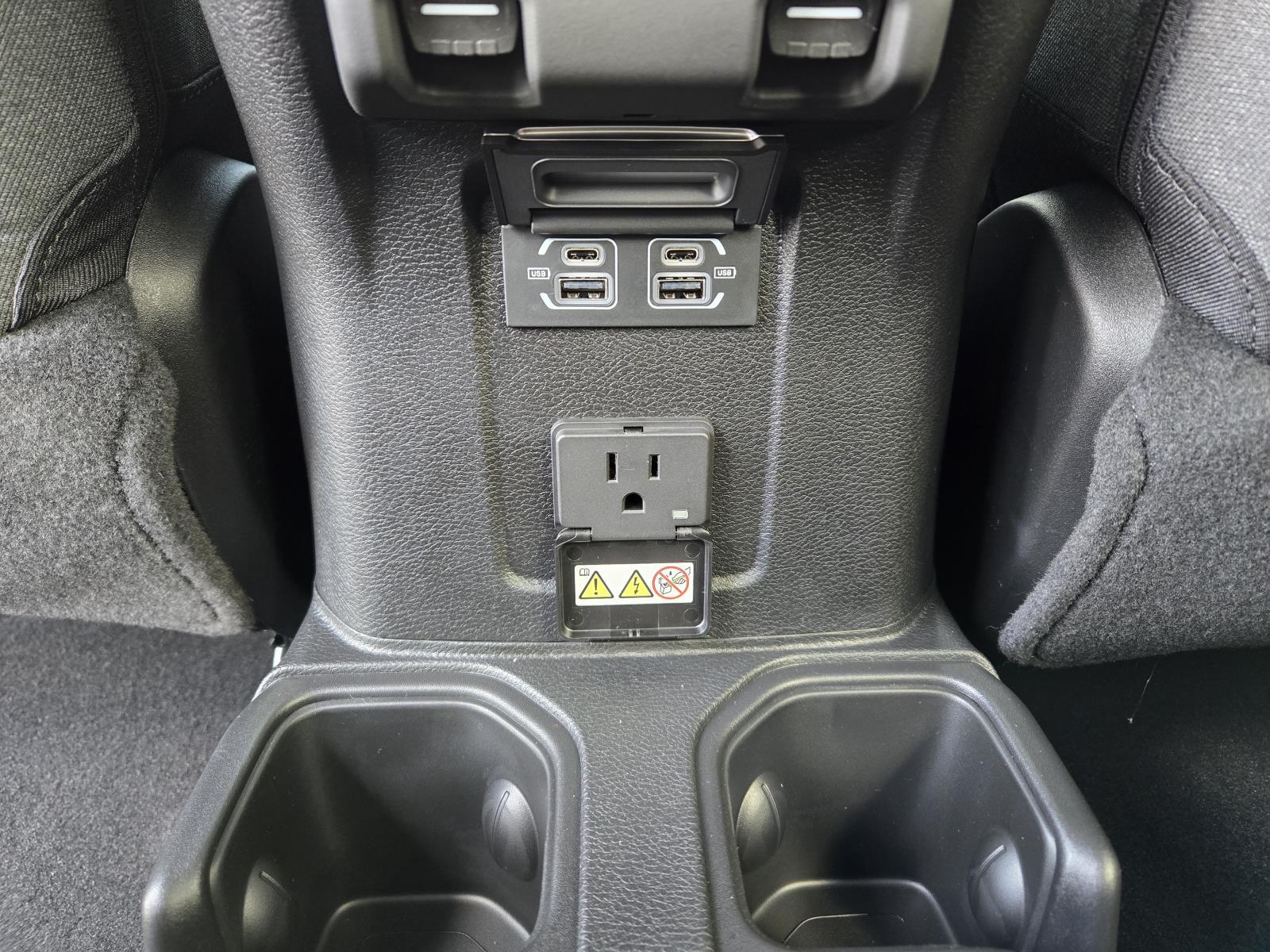 2025 Jeep Wrangler 4-Door Sahara - Photo 29