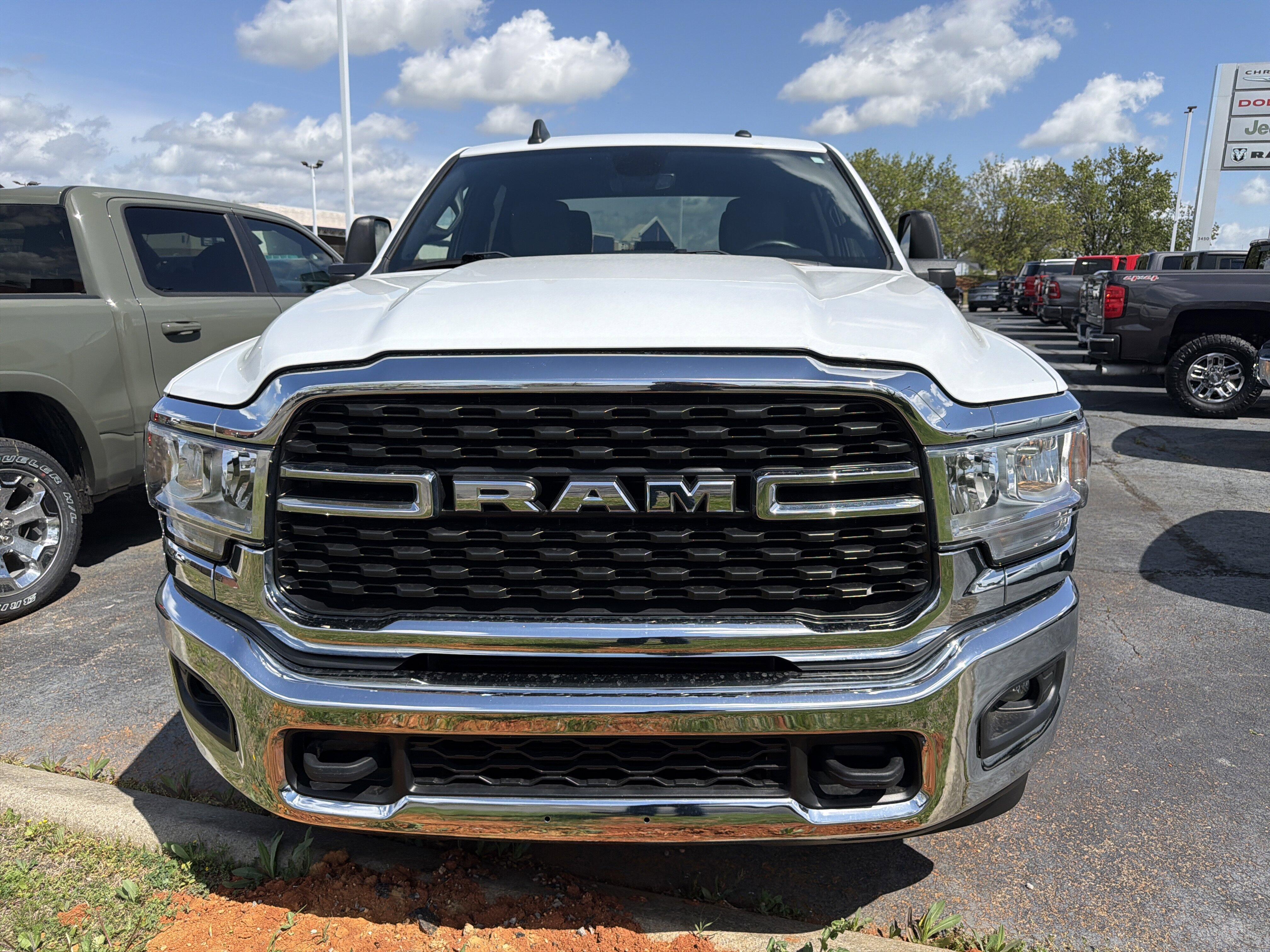 3C6UR5DL8PG633030