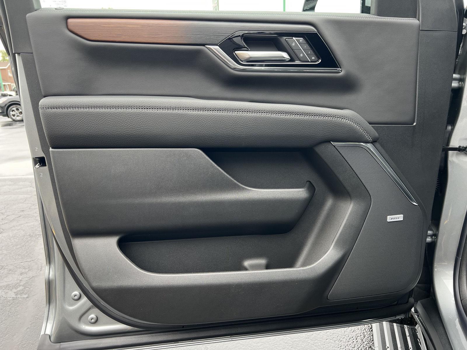 2026 GMC Yukon Denali - Photo 13