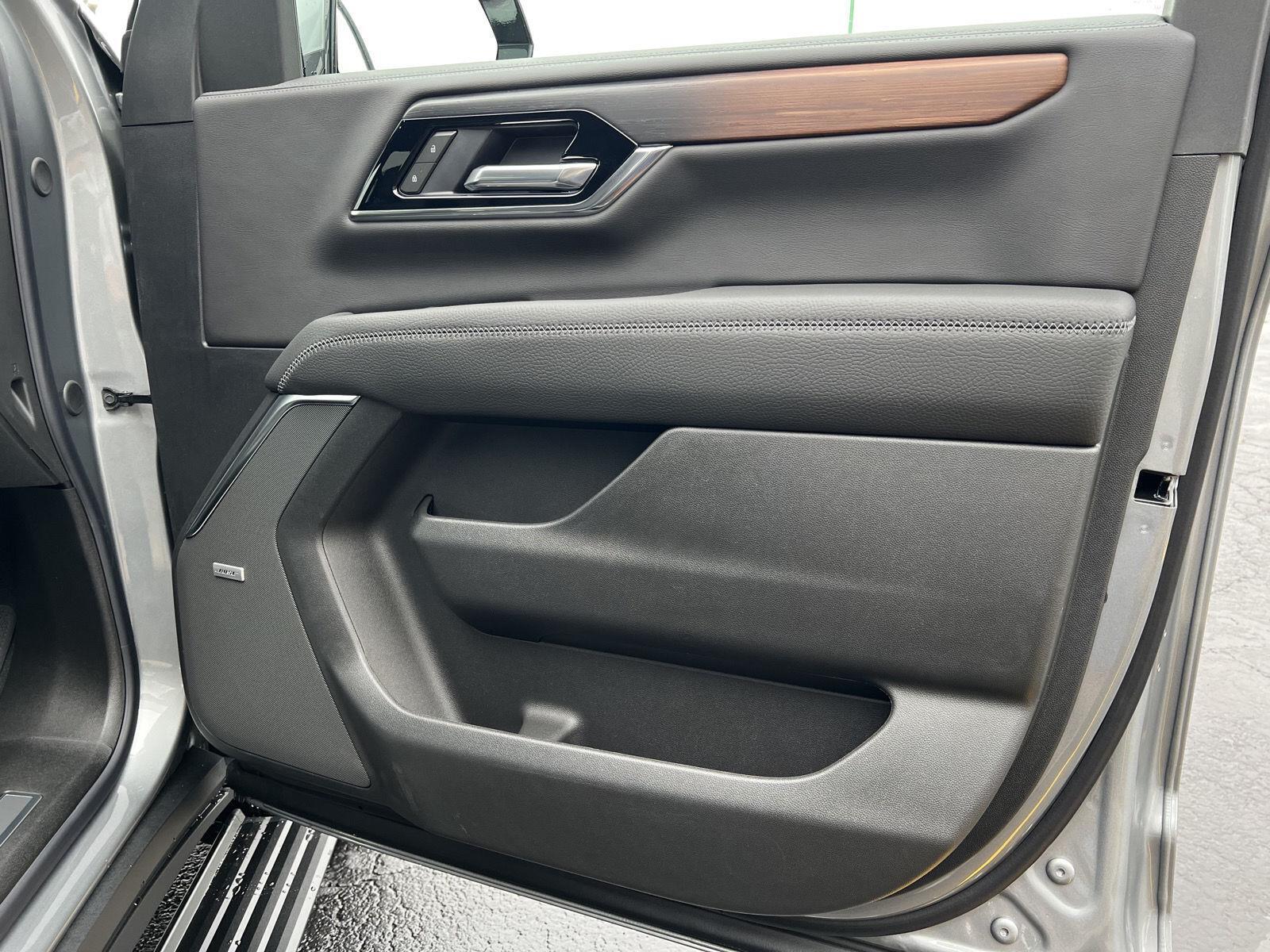 2026 GMC Yukon Denali - Photo 17
