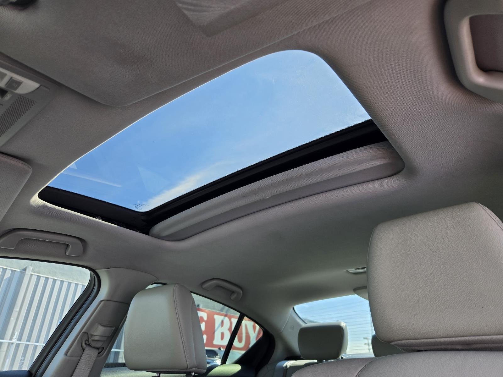 2017 Acura ILX Base - Photo 19