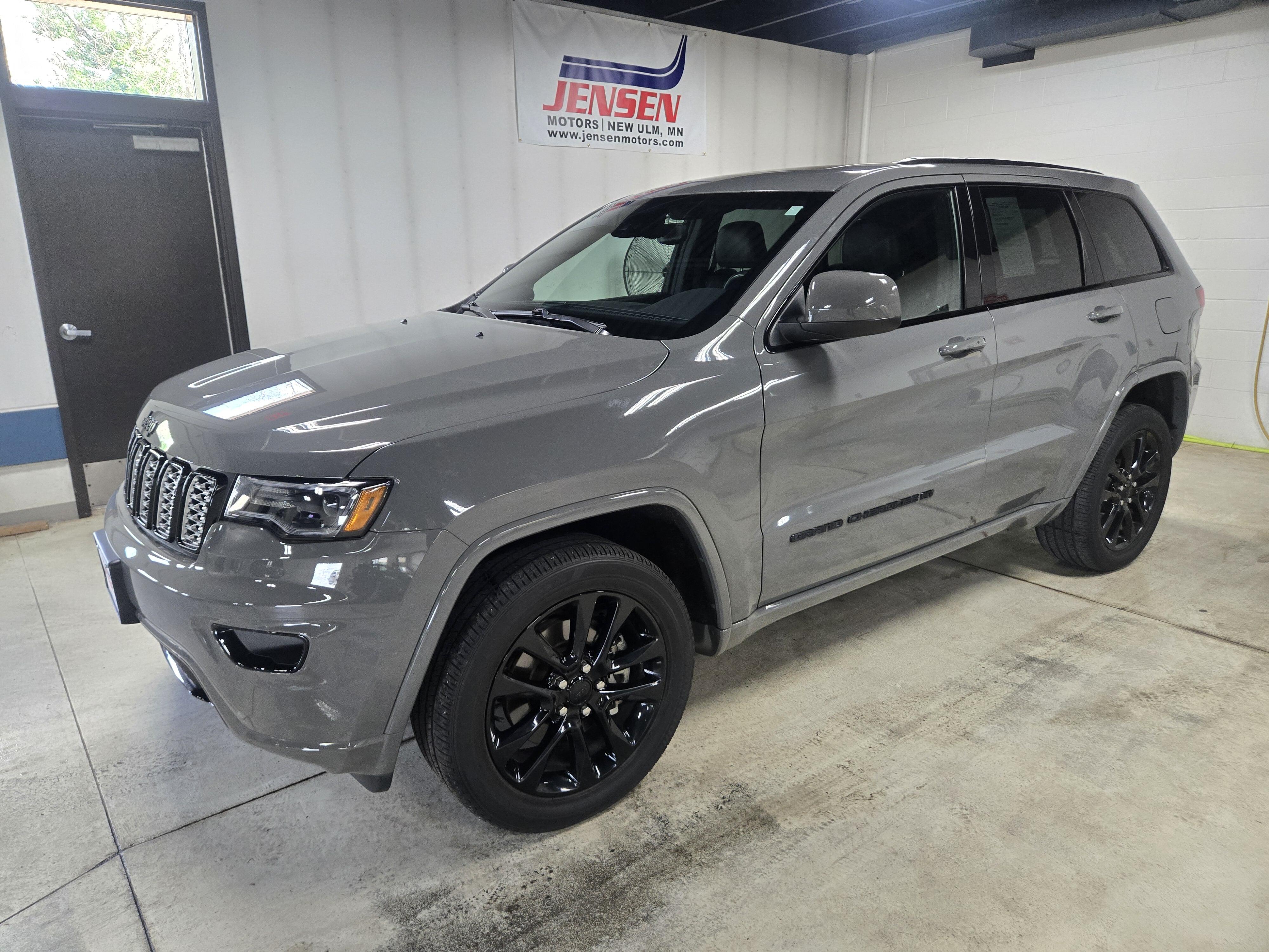 Used 2022 Jeep Grand Cherokee WK Laredo X with VIN 1C4RJFAG7NC144184 for sale in New Ulm, Minnesota
