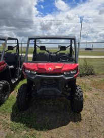 2024 Can-Am Defender DPS HD10 