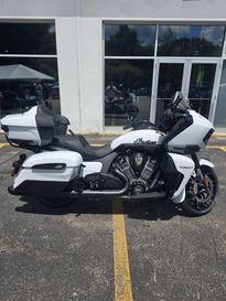 2025 Indian Motorcycle Pursuit Dark Horse with 112