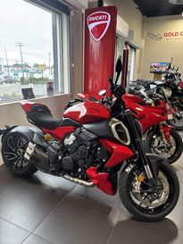 2025 Ducati Diavel V4 