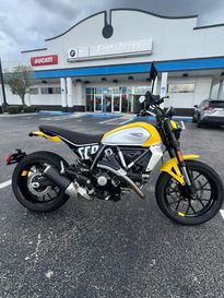 New 2025 Ducati SCR ICON 