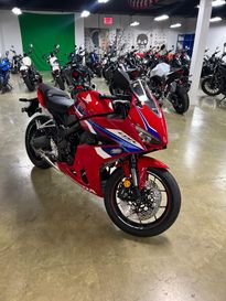 New 2025 Honda CBR650R ABS E-Clutch 